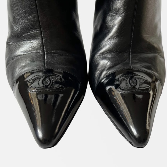 Gorgeous Chanel vintage booties - Picture 5 of 15